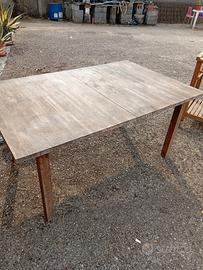 tavolo in legno allungabile e mobile da sala
