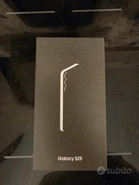 Scatole Samsung S25 e Samsung Z Flip6