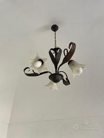 LAMPADARIO IN FERRO BATTUTO FOGLIE E FIORI VETRO