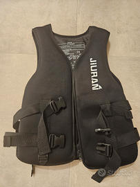 Giubbetto salvagente e muta vela