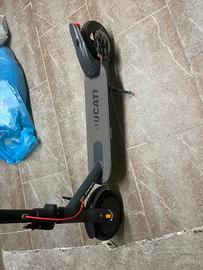 Monopattino elettrico ducati