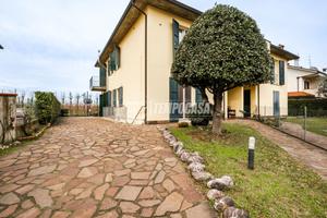 Casa indipendente a Castel Bolognese 7 locali