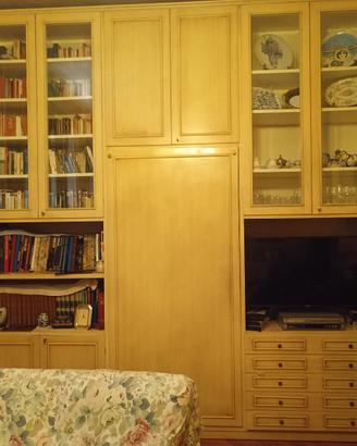 Parete Attrezzata Classica in Legno con Letto