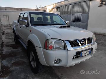 Nissan Navara doppia cabina 2.5 td