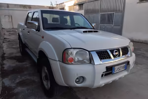 Nissan Navara doppia cabina 2.5 td