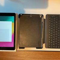 IPad 6 generazione con custodia e tastiera Logitec