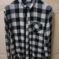 Camicia bianca e nera