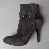 Stivaletti camoscio e swarovsky tag. 37