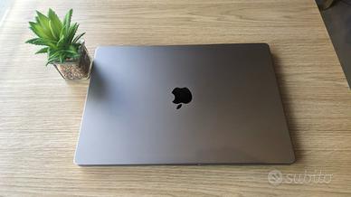 MacBook Pro 16" M1 Max 64GB RAM 1TB  - Keyboard EN