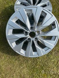 Cerchi originali Audi A3da16e gruppo Volkswagen