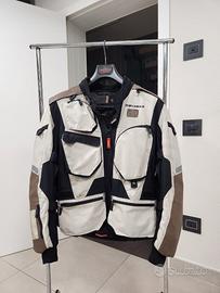 ABBIGLIAMENTO PER MOTO