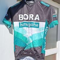 Completo ciclismo Bora Hansgrohe