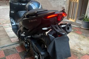 T-MAX 560