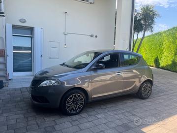 Lancia Ypsilon (NEO PATENTATI)