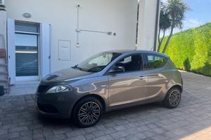 Lancia Ypsilon (NEO PATENTATI)