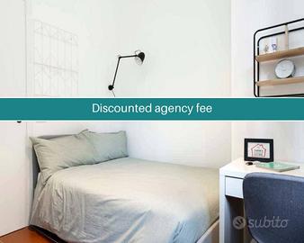 Stanza in appartamento di 101 m² a Milano
