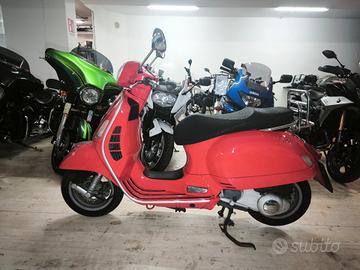 Piaggio Vespa 250 GTS ie