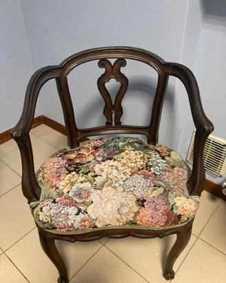 Coppia di sedie in stile Rococò – Legno intagliato