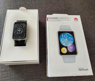 Huawei Fit2 nero con ulteriore cinturino celeste