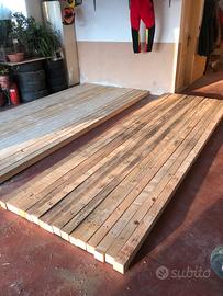 Murali in abete grezzo .