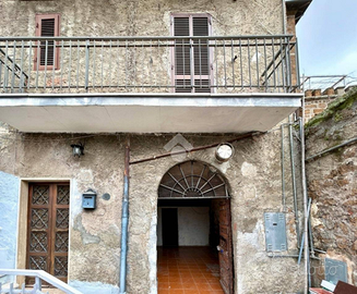 Trilocale - Casa indipendente Sutri