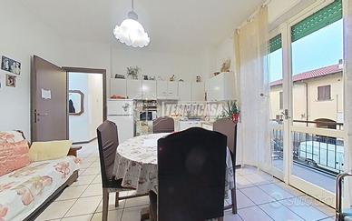 AMPIO 2 LOCALI IN CENTRO!