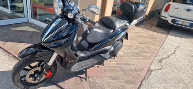 piaggio Beverly 250 cruiser