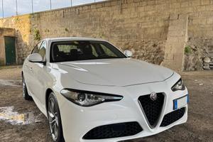 Alfa Romeo Giulia da vetrina