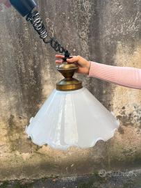 Lampadario in vetro bianco