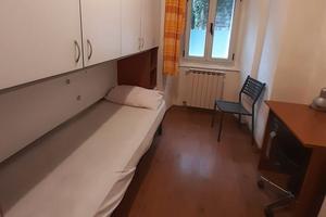 Si libera una stanza per studenti uni