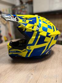 Airoh  aviator 3 tc gloss