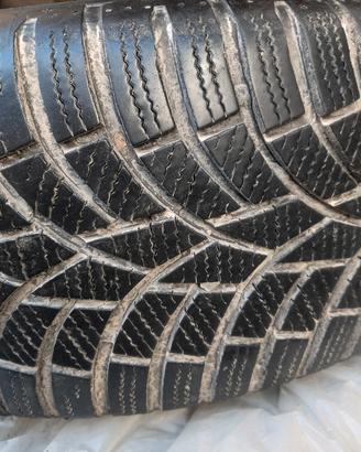 quattro gomme pneumatici invernali usate