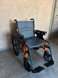 Sedia a rotelle per disabili automobile