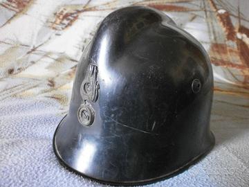 VV.F.-Vigili del.Fuoco : vecchio ELMETTO PIRELLI