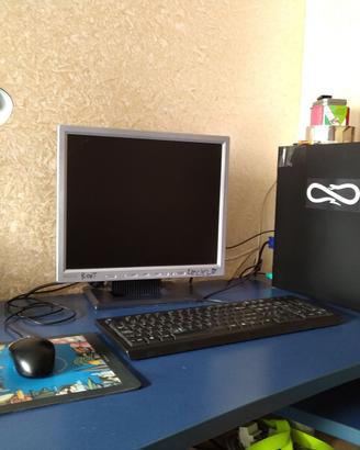 PC Fisso HP280 Pro G1 MT(P7U30PA) con monitor