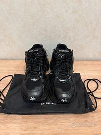 balenciaga runner black