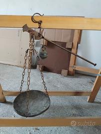 Antica Stadera a Piatto in Ferro Battuto