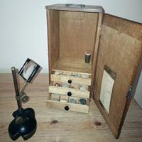 Antica lente ingrandimento per minerali e custodia