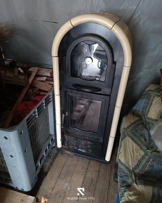 Stufa a Legna  con Forno 