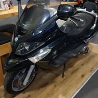 PIAGGIO Xevo 250 .