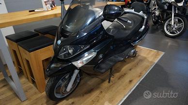 PIAGGIO Xevo 250 .