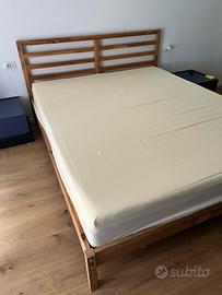 Letto matrimoniale in legno