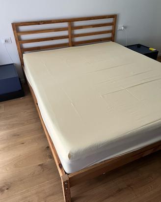 Letto matrimoniale in legno