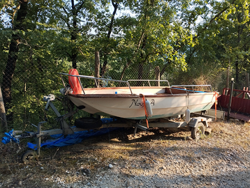 Barca 4 mt +motore e carrello