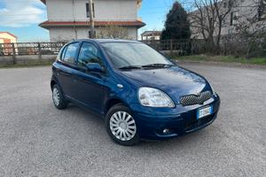 Toyota yaris garanzia 12mesi benzina neopatentati