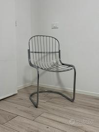 Sedia in metallo design moderno