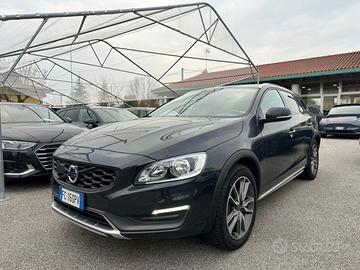 VOLVO V60 Cross Country D3 Geartronic Momentum