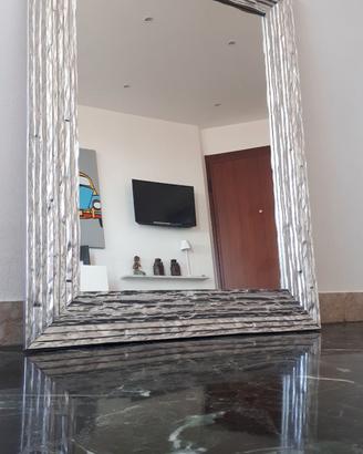 Specchio con cornice colore argentato 88x68x2.5