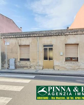 CABRAS - VIA THARROS ampio fronte
