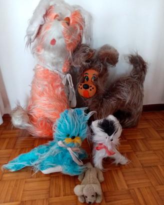 Peluches e appendiabiti tema cani. Anni 70
